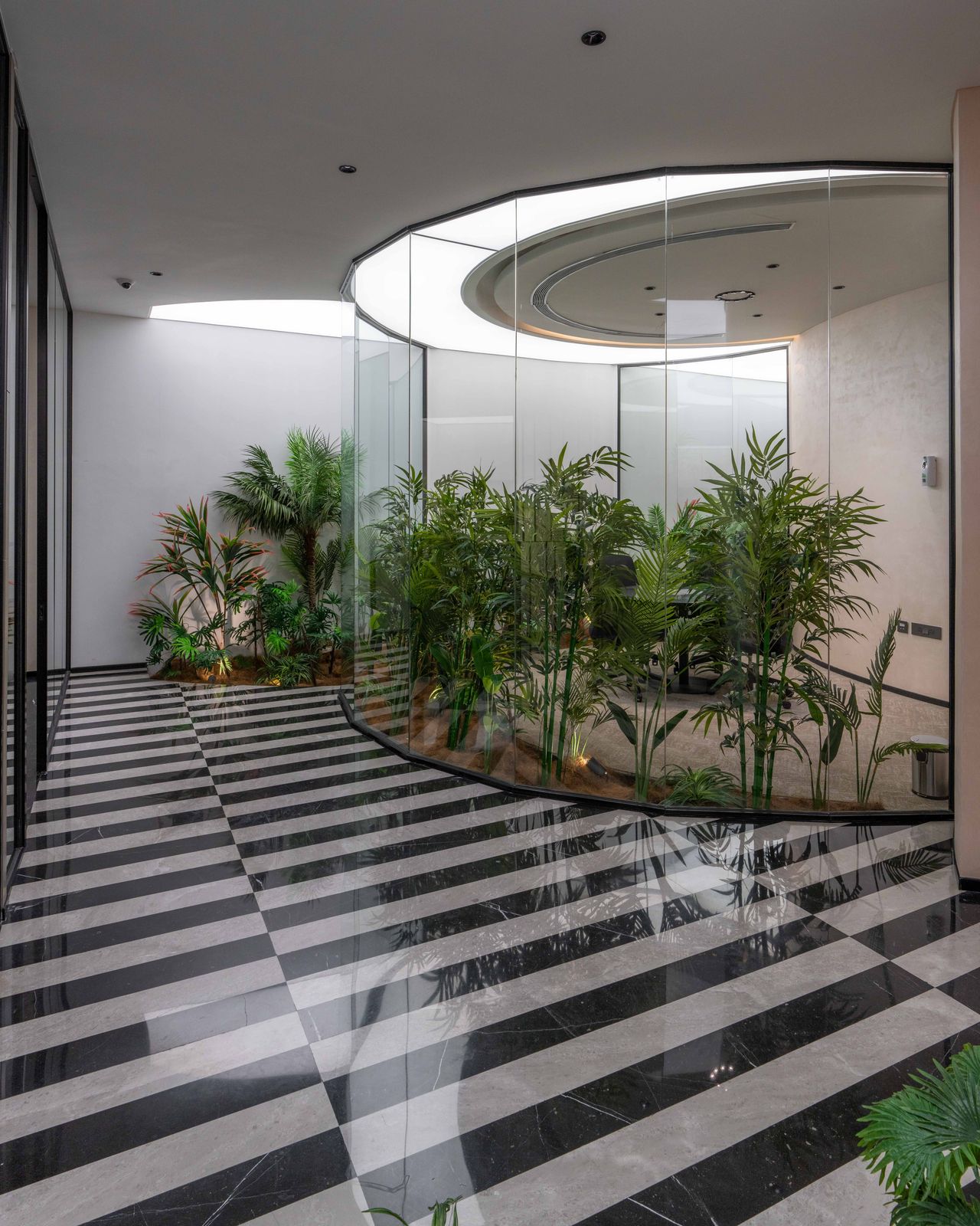 SAS Crown Office — commercial by Tru Designs, image 2 of 9