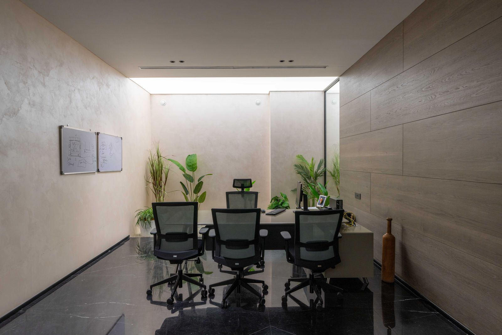 SAS Crown Office — commercial by Tru Designs, image 3 of 9