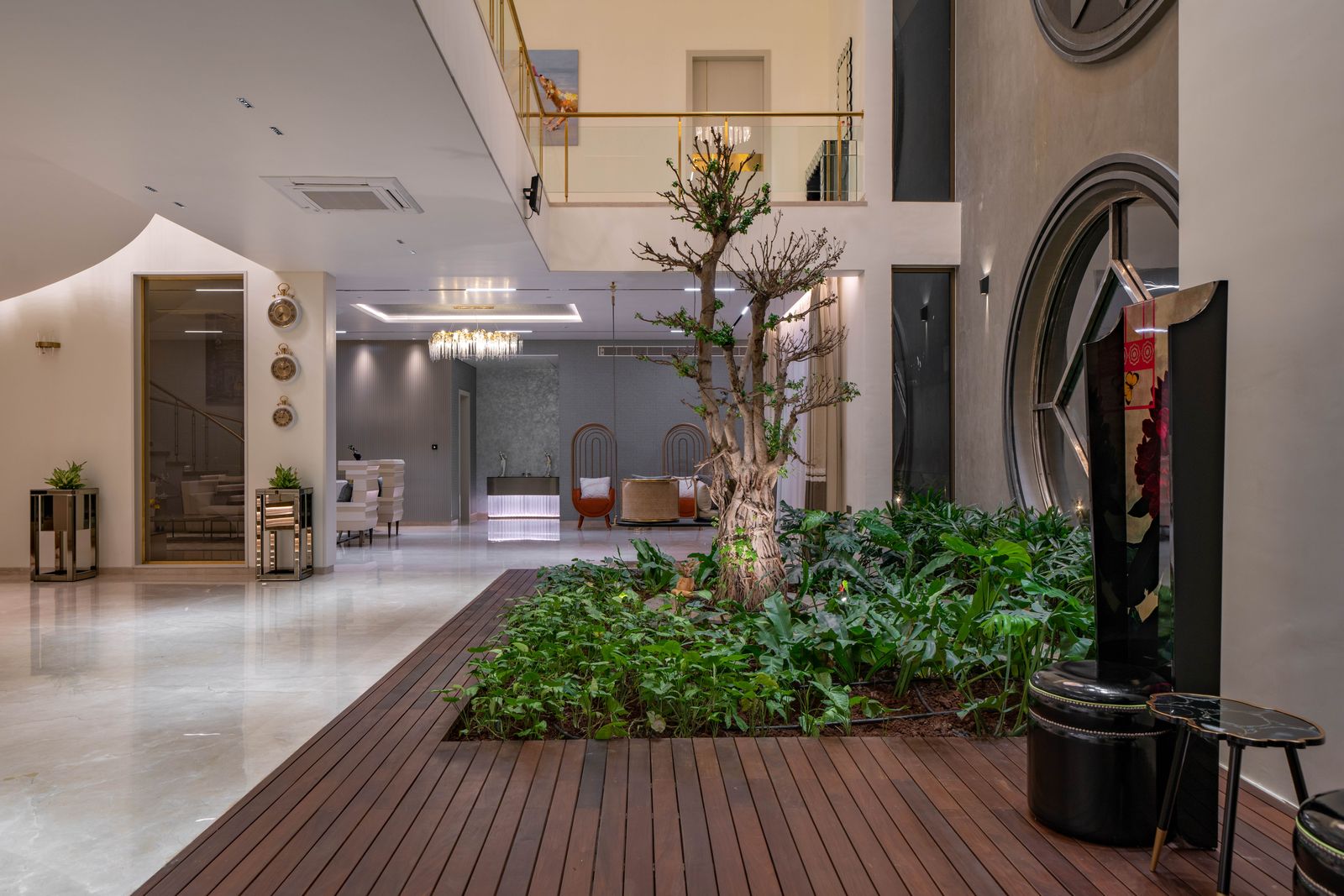 Crest Residence — private houses by Tru Designs, image 4 of 8